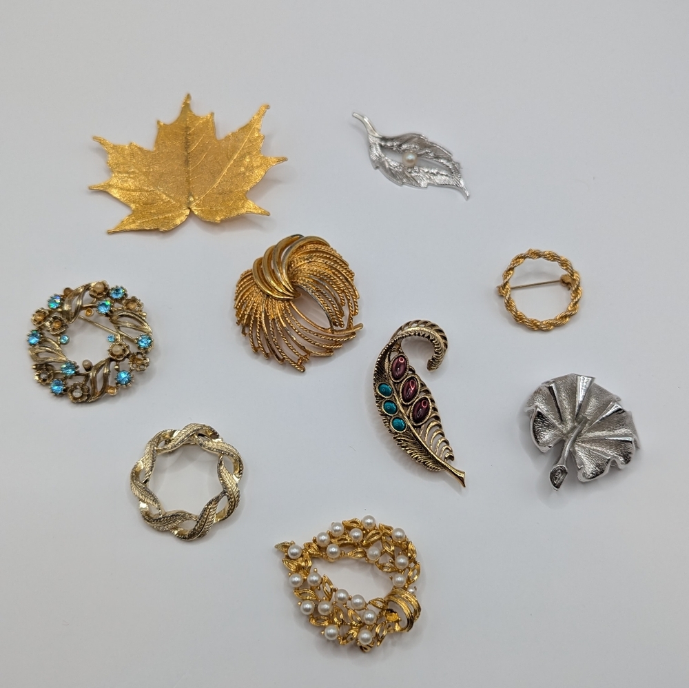 Leaves And Wreathes Pin And Brooch Bundle